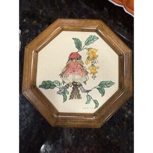 Octagonal Wood Framed Vintage Bird Picture